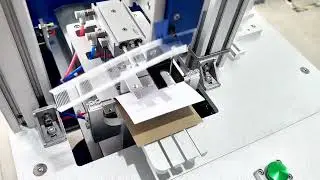 Tagging&reg; Automatic card folding and card feeding machine