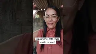 Eu vejo uma mulher indo muito de você