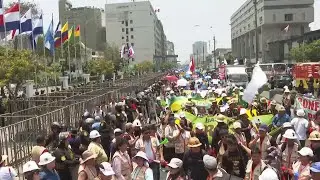 Miners in Peru protest outside Congress to be allowed to work