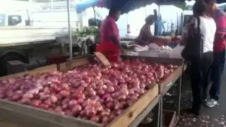 Marché de St. Paul,Réunion,9/5/2014,17h05,côté fruits et lé