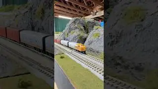 Only in model Trains you can see these railroads meet. #newhaven #santafe #csxtransportation