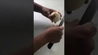 How to peel an ONION like a PRO!!! #viral #peeling #onion #cooking #fun #easy #satisfying #tips