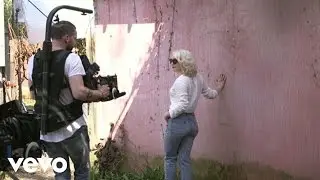 RaeLynn - For A Boy (Behind The Scenes)