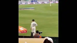 David Warner showing his dance skills to Crowd at Rawalpindi Cricket Stadium