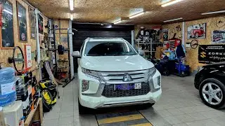 Mitsubishi Montero / Pajero Sport Замена штатных BI-LED линз на BI-LED линзы Zorkiy F40-S 4800K.