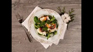 Winter salad with warm goat cheese