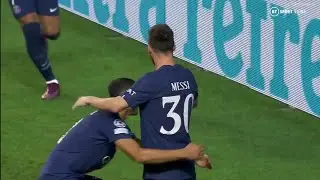 Messi Scores a World-Class Curling Goal vs. Benfica Off Of An Assist from Neymar