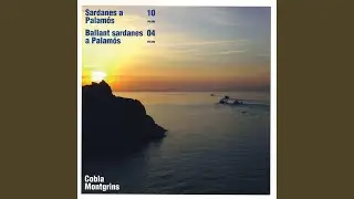 Ballant Sardanes a Palamós. la Platja dels Bots