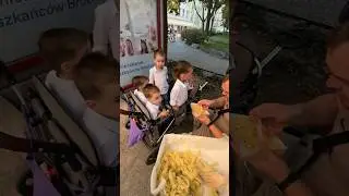 Кушаем в полевых условиях #shorts #quadrolife #quadruplets #четверняшки #близнецы