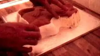 Making a Wilton Monkey Cake - Part 2