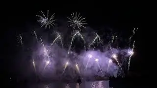 Münchner Sommernachtstraum 2025 Feuerwerk - Brilliant Reflections