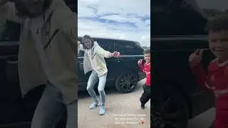 GRANDE CAVANI👏. El uruguayo le hizo el d&iacute;a a este ni&ntilde;o 🥰 (v&iacute;a tashaboox88/TikTok) #shorts