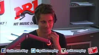 Ma mère m'oblige à voler des g*des dans un s*x shop