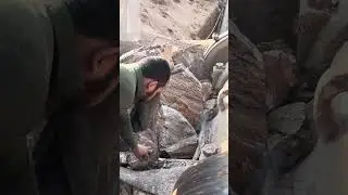 Wao 🤯🤯 Huge rock 🪨Very risky work 😱 .. check The power of giant rock Crusher 💪💪 Subscribe for more 
