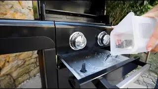 Campingaz&reg; InstaClean Aqua System for effortless cleaning of your barbecue