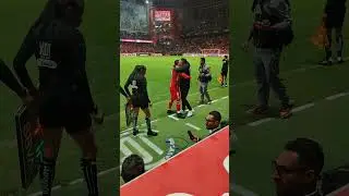 El abrazo entre Alexis Vega y el Turco Mohamed  Los art&iacute;fices de darle a Toluca la 🏆 11 tras 15 a&ntilde;os