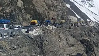 Zojila Road Latest Update:- Traffic Jam due to Multiple Avalanche on Zojila Pass #zojilaupdate