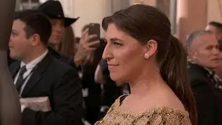 Mayim Bialik Flashes Piers Morgan -- Twice! -- in Support of Susan Sarandon