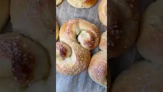 Lussekatter #oppskrift #baking #oppskrifter #boller #lussekatter