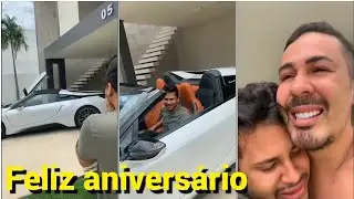Carlinhos Maia dá um carro de presente á Lucas
