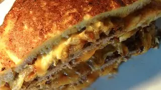 Hjemmelavet Cowboytoast stegt på pande / Fried steak & cheese sandwich - Opskrift # 50