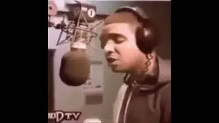 Drake rapping meme