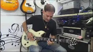 Improvvisazione Heavy Metal con la mia Edward Van Halen Americana. METTERE CUFFIETTE PLEASE