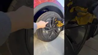 Как снять колпак колеса с Tesla Model Y Juniper
