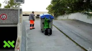 Movexx T3500-Push (remote) pushing waste container on slope