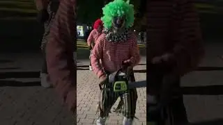 Clowns at fright fest - six flags