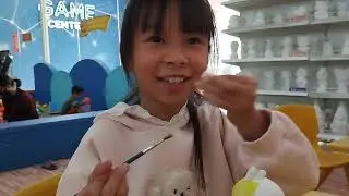 Hai chị e tô tượng