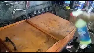 DEGREASER PLUS &egrave; un innovativo detergente concentrato ad azione sgrassante ed igienizzante.