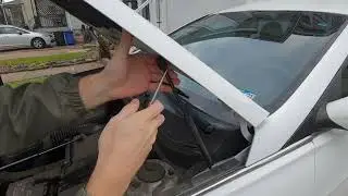 Как заменить стойки капота на Hyundai Sonata 2011 - 2014+