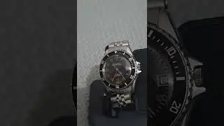 bulova oceanographer 666 ft. automatic movement sweep second. no sound, 60 seconds.