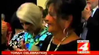 S A  Jewish community celebrates arrival of new Torah scroll