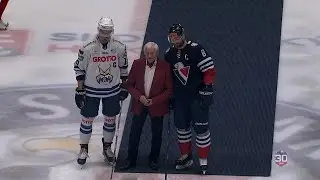 Jozef Golonka vhodil čestné buly pred zápasom Slovan-Spišská Nová Ves pri príležitosti 85.narodenín