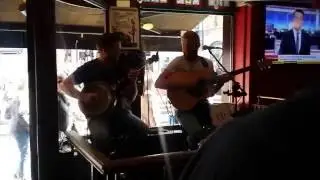 Live music at The Quays Pub in Dublin Ireland