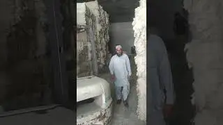Raw cotton Afghani rechecking it Mill RawCotton#CottonBusiness#FarmingPakistan#CottonMarket#Shorts