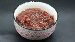 Confiture d'oignons rouges au cassis et au gingembre pour grillades au brasero, plancha ou barbecue