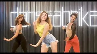 Cansu Azbazdar / Right There - Nicole Scherzinger