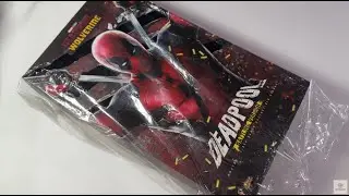 Deadpool Battling Version Hot Toys 1/6 Scale Figures Unboxing
