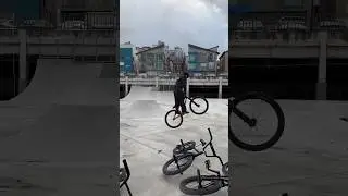 Dirt jump 360 #bmx #bmxplus #automobile #bikelife #btmx #mtb #bmxlife #dirtbiketricks #shorts