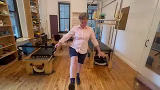 Dynamic Balance Leg Extensions in 3 Planes