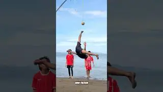 Latihan Roll Spike di Pantai 🤩😳#sepaktakraw #spike #olahraga #rollspike