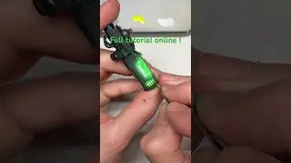 Airbrushing plasma gun with @greenstuffworld new fluo inks ! #paintingwarhammer #airbrush #wh40k