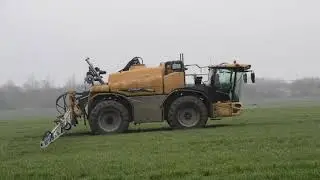 Challenger 655D Rogator on Floatations Fertilising