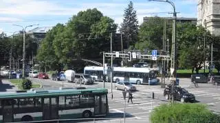 Tallinn: Toompuiestee - Kaarli puiestee (Kaarli kirik Tallinnas). Trolleybuses no. 436, 438