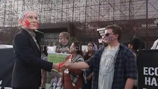 Activists protest Israeli delegation participating at UN climate talks in Brazil