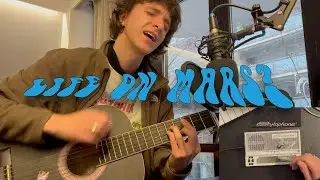 Life On Mars? (David Bowie cover by Boranvip)