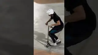 @lucas.vincent_ Gros clip en trottinette ! #scootering